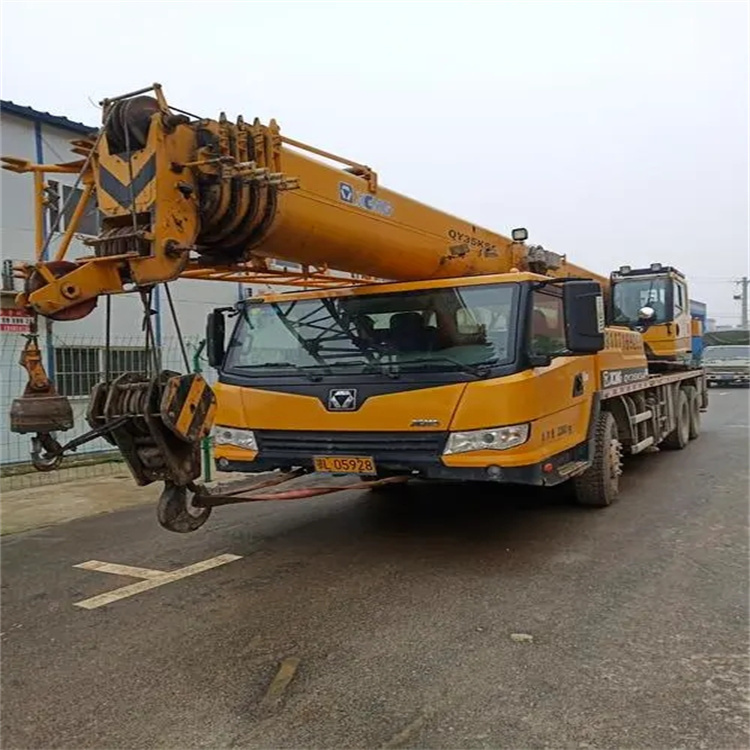 硚口吊车出租保险：全面覆盖，安全无忧