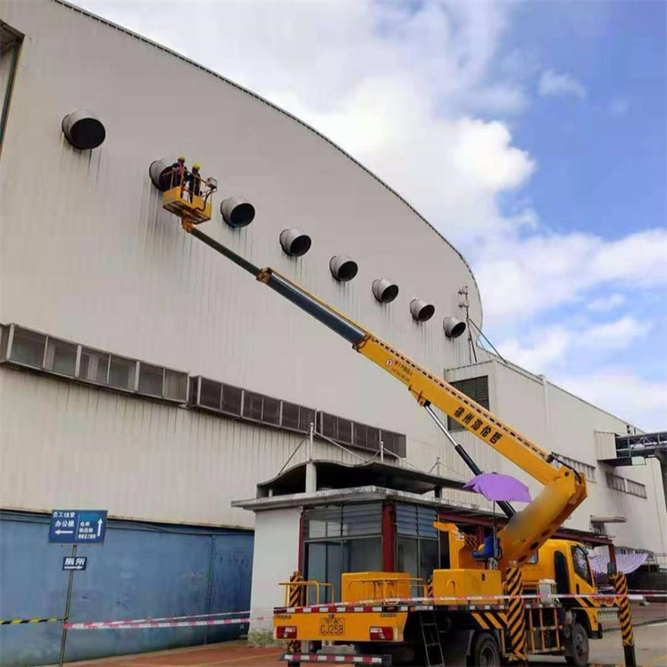 硚口高空作业车出租服务：专业广告牌安装解决方案